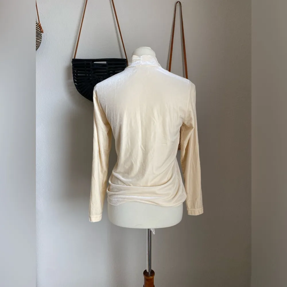 NWB Casuals Cream Velvet Mock Turtleneck Short Sleeve Top, Size Small Yellow - Image 3