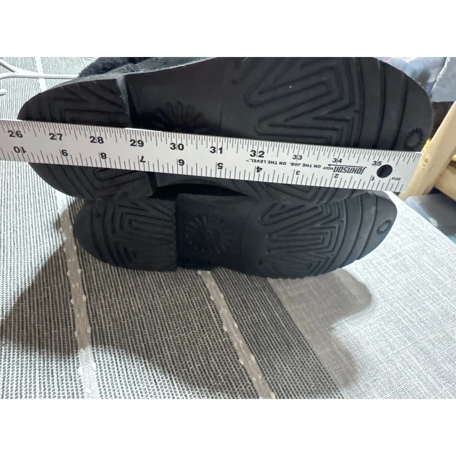 UGG WEYLYN Women's Black Suede Lace Up Fur Trim Boots Ankle Booties Size 7 - Image 5