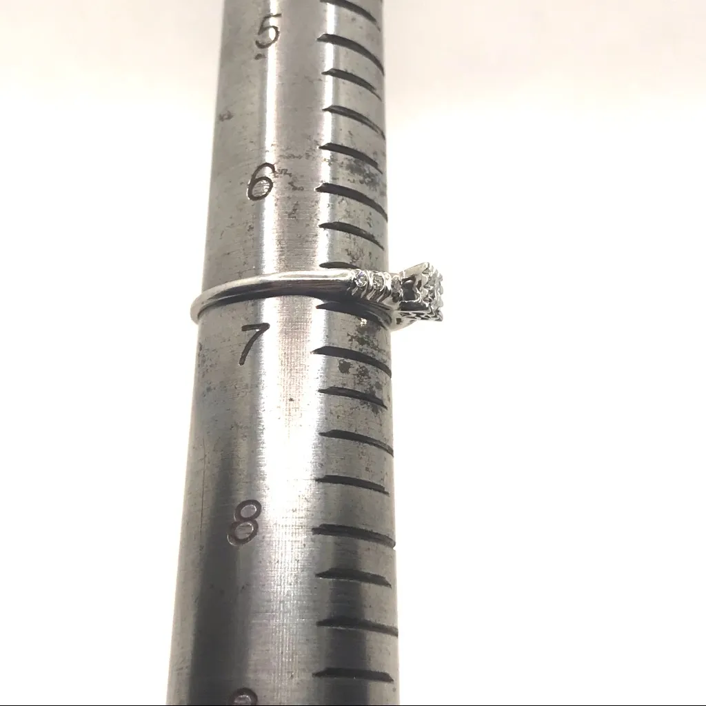 18K SOLID WHITE GOLD WITH PLATINUM ACCENTS GENUINE DIAMOND RING (6.75) Silver - Image 12