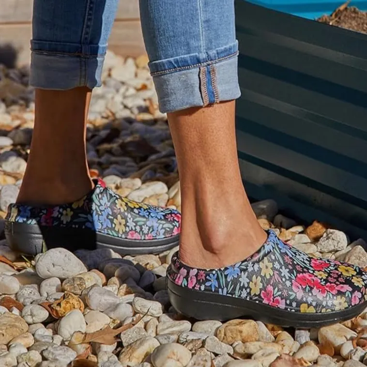 Totes Women's Everywear Bailey Clog Black Garden Floral Size 10 - Image 5