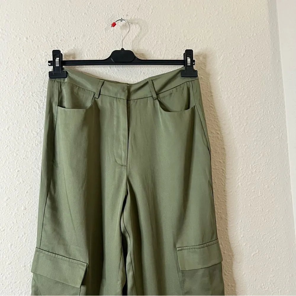 superdown Revolve  Mae Straight Cargo Pant in Olive Green NEW Size Small - Image 4