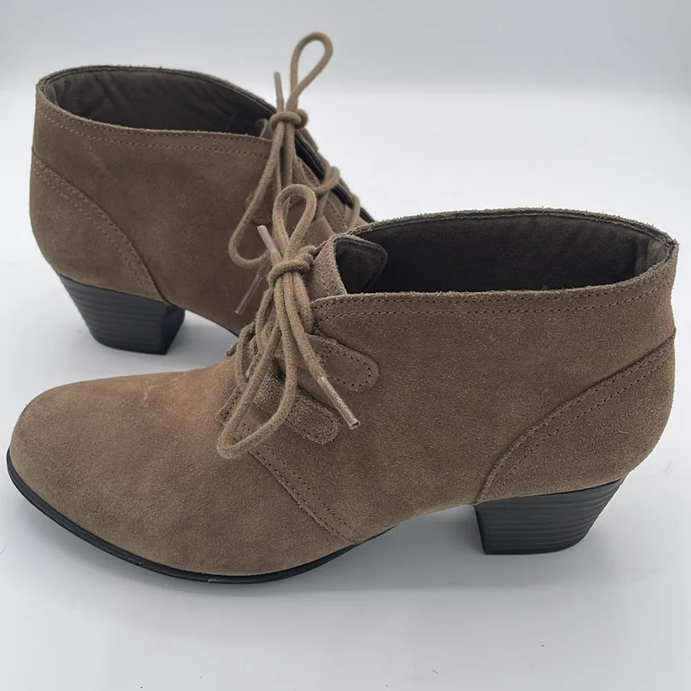 Clarks Women’s Valarie 2 Code Suede Block Heel Ankle Booties Brown Olive Size 8M - Image 8