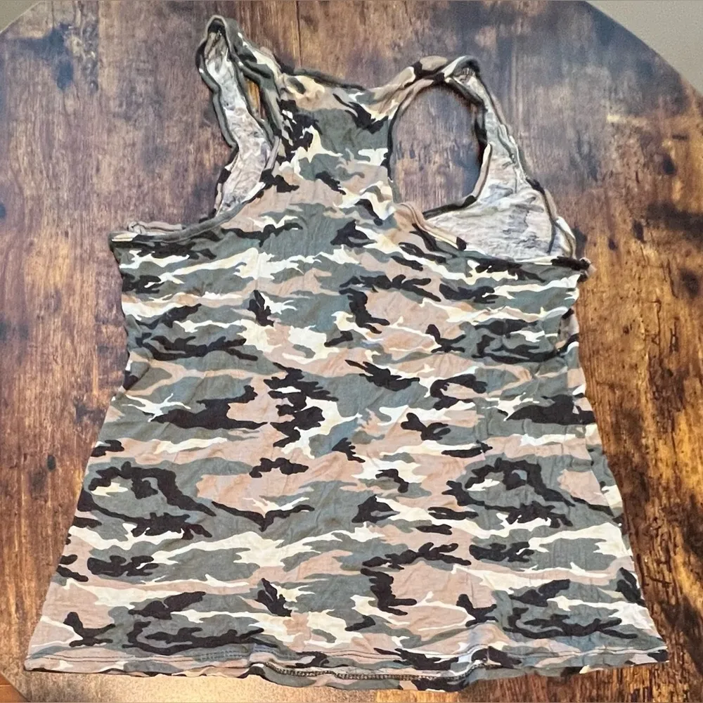 BODY CENTRAL | ladies embellished cross camouflage tank top. Size: L. - Image 8