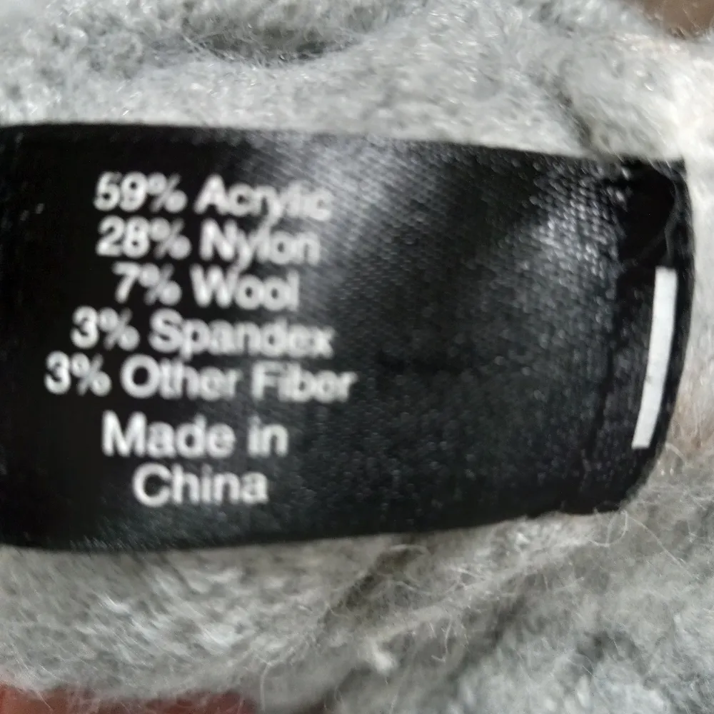 Lane Bryant 18/20 Soft V-'Neck Fair Isle Pullover Sweater in Gray White Peach - Image 2