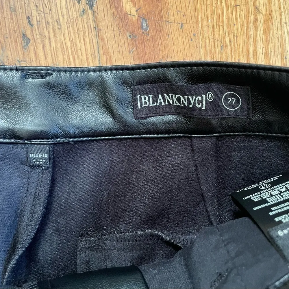 BlankNYC Black Faux Leather Wide Leg Cargo Pants Size 27 - Image 4