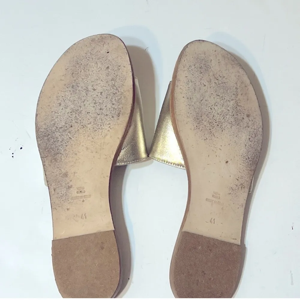 Like New! Cornetti Cossi Sandal in Laminate Gold, size 41 Gold - Image 7