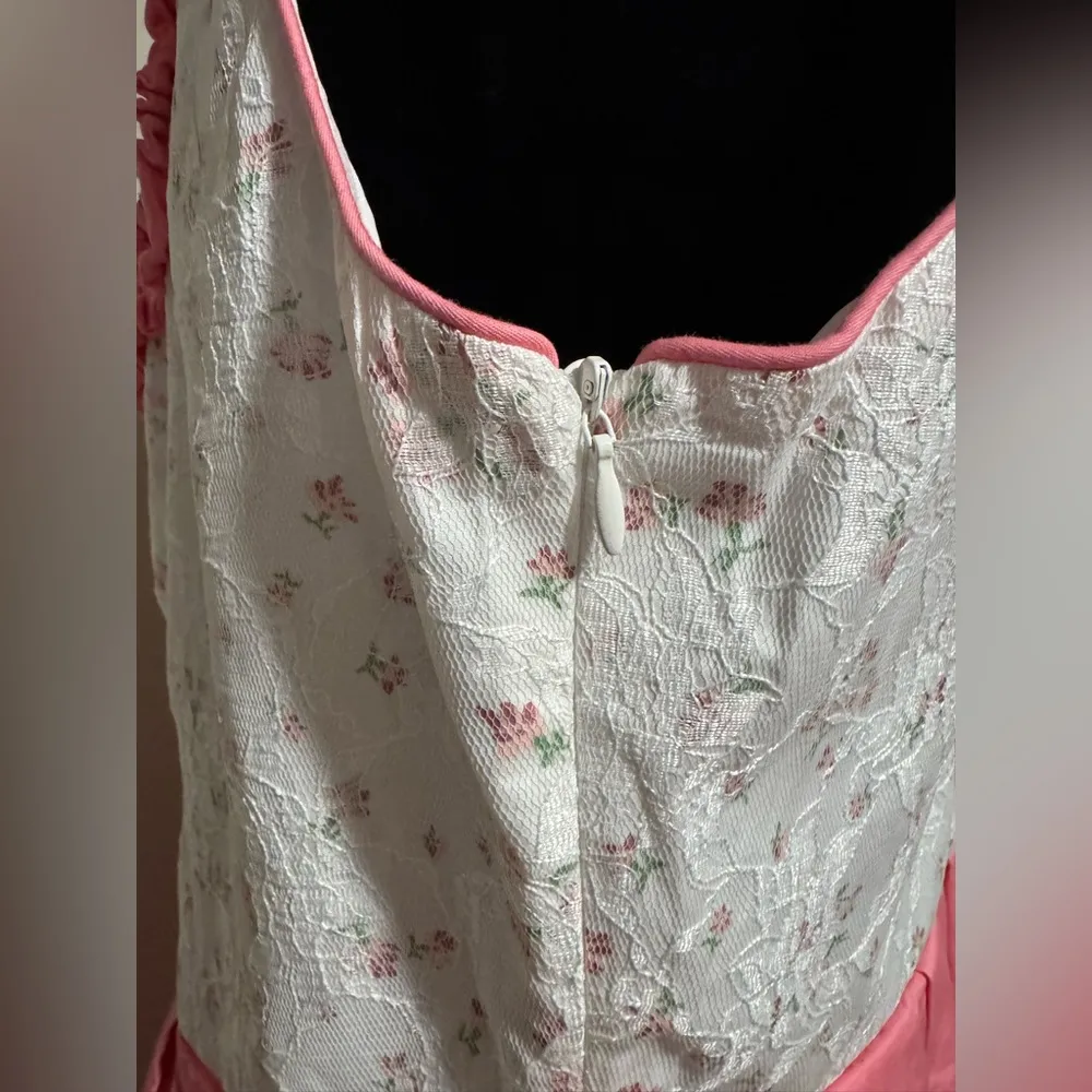 NWT Scarlet Darkness Pink and White Square Neckline Floral Dress size large - Image 11