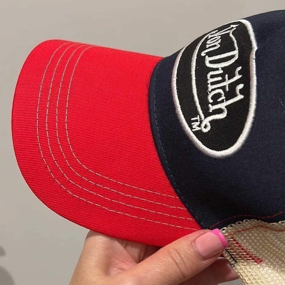 Graphic Hat, adjustable back. New, lightweight, unisex. Size L - Image 3