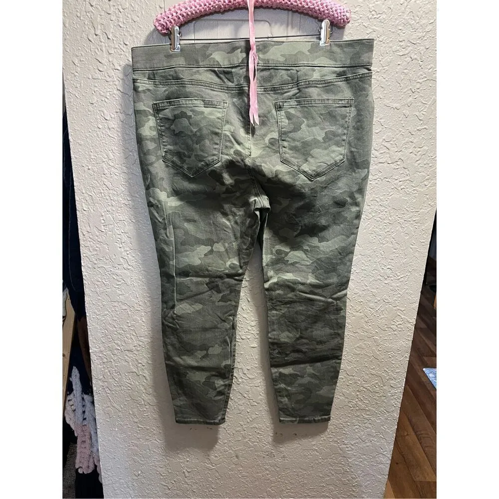 Sonoma Good For Life Camo Pull On Jeans Woman’s Size 16W - Image 8