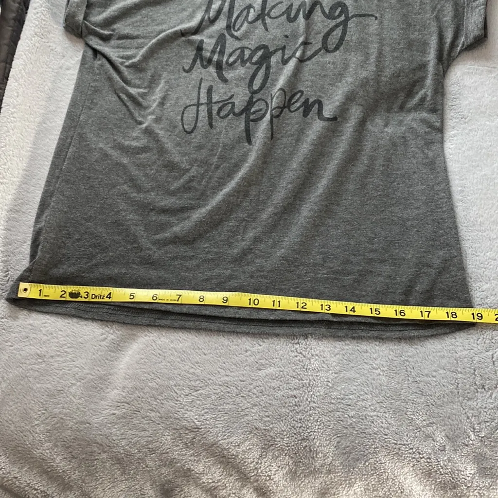 EUC Disney-Themed Making Magic Happen Grey Tee Shirt, Size Medium - Image 7