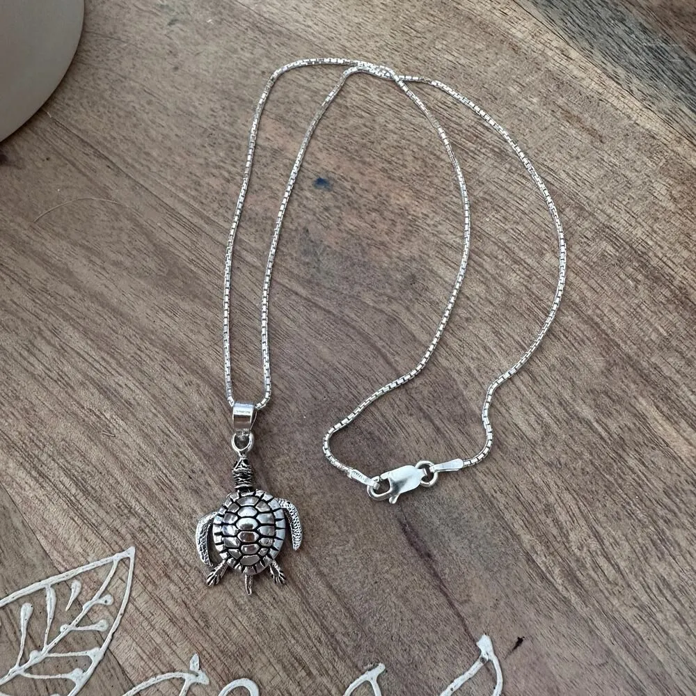 Sterling Silver Turtle Necklace With Moving Limbs - Image 4