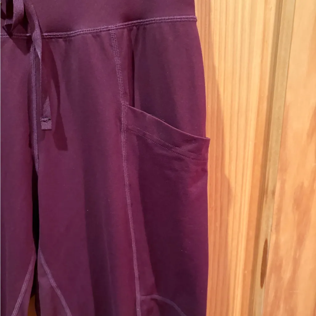 Fabletics Maj Pant II Burgundy - Image 3