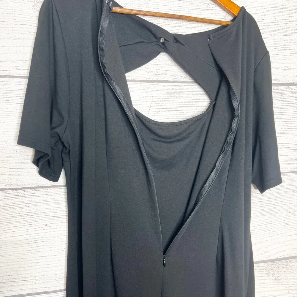Eloquii Black Short Sleeve Twist Keyhole Cutout Dress
Women’s Size 18 - Image 8