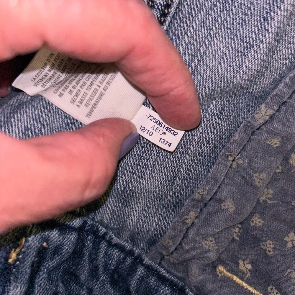 American Eagle Distressed Jean Jacket - Size Medium - Image 9