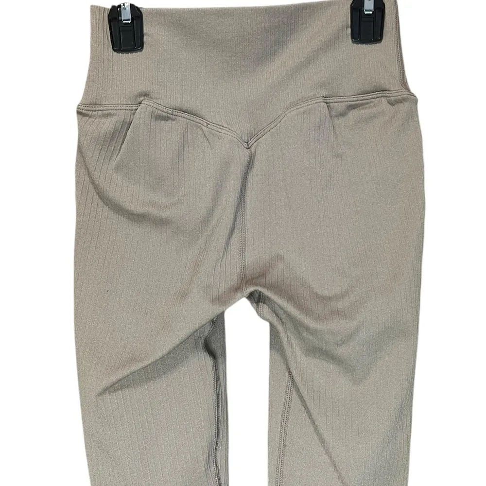 AIM'N Latte Statement Seamless Leggings in oatmeal Size Small Tan - Image 13