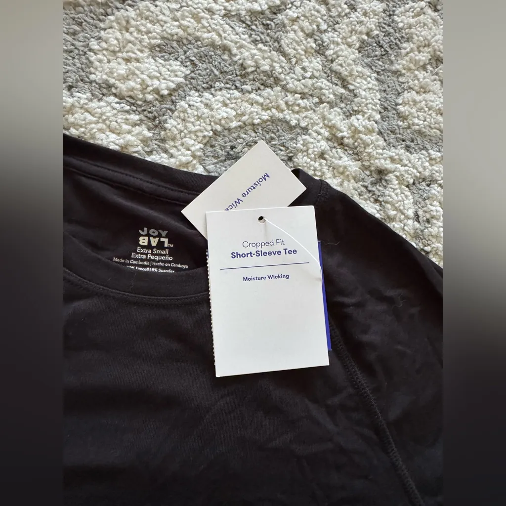 NWT Black Workout Top☁️ - Image 2