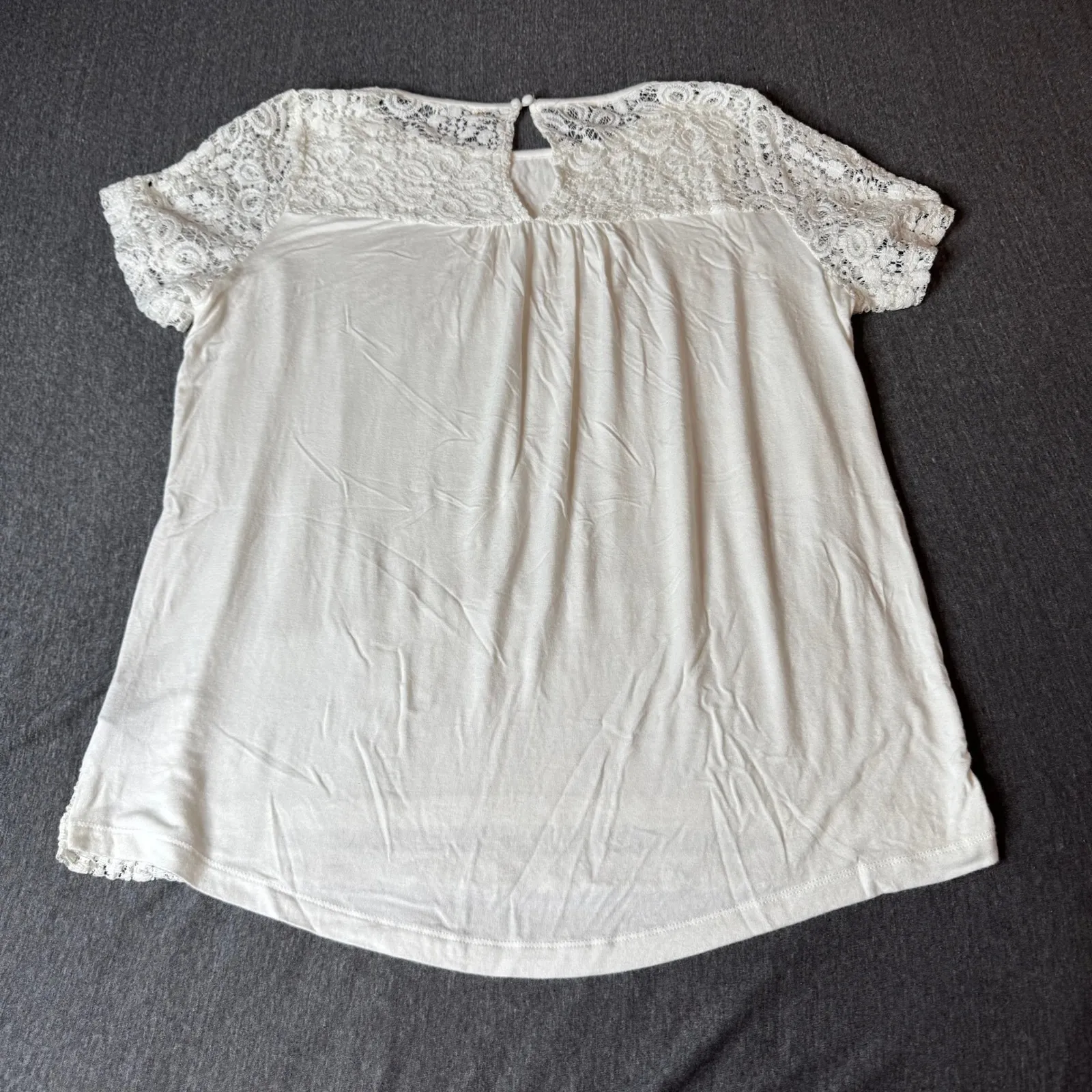 Vintage Lee Women's White Lace Overlay Top Short Sleeve Keyhole Back Size L - Image 2