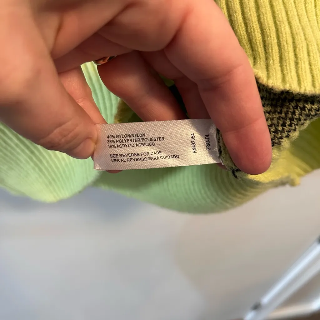 Watermelon Sugar Floral Crew Neck Pullover Sweater Lime And Black Medium - Image 3