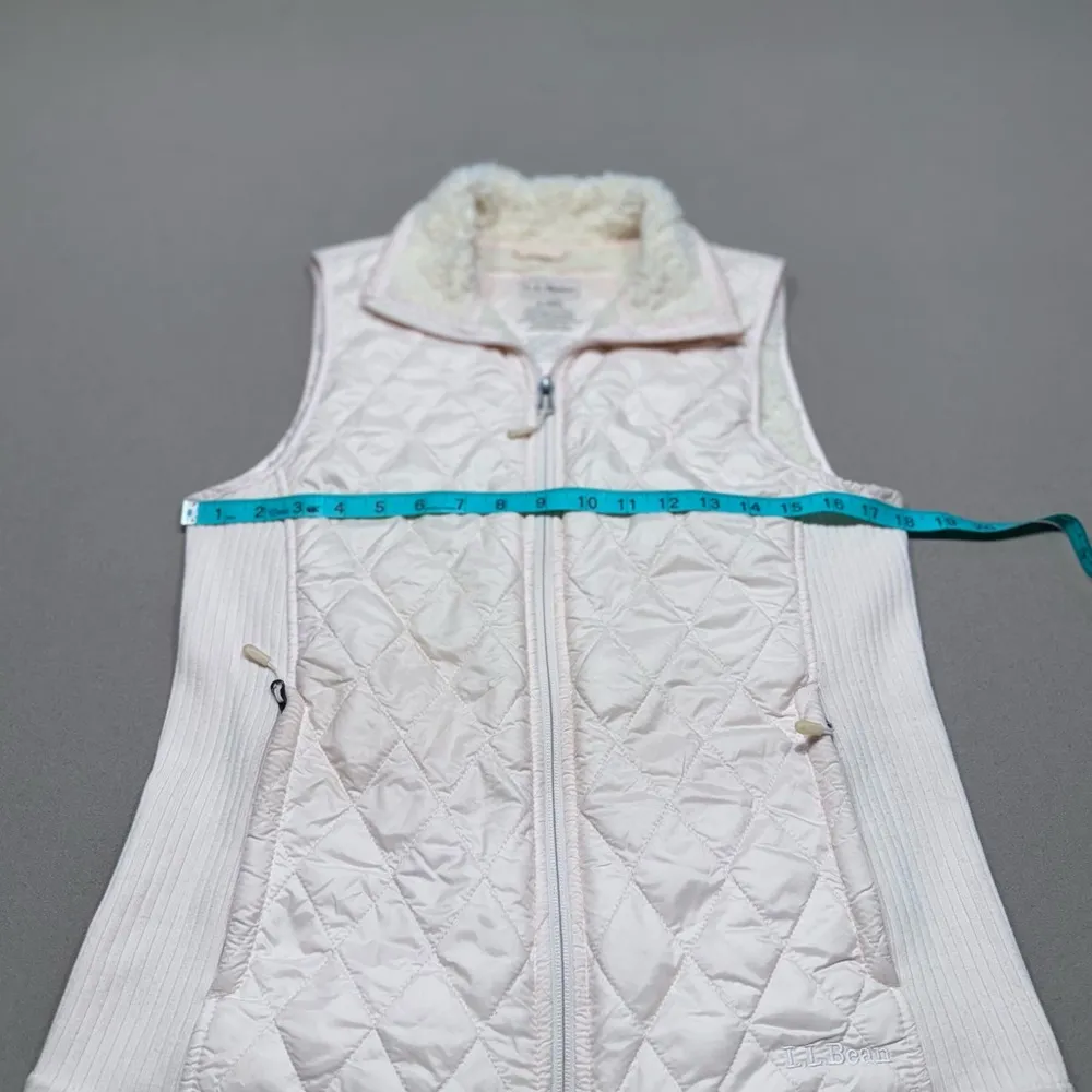 L.L. Bean Women's Light Pink Quilted Vest - Image 6