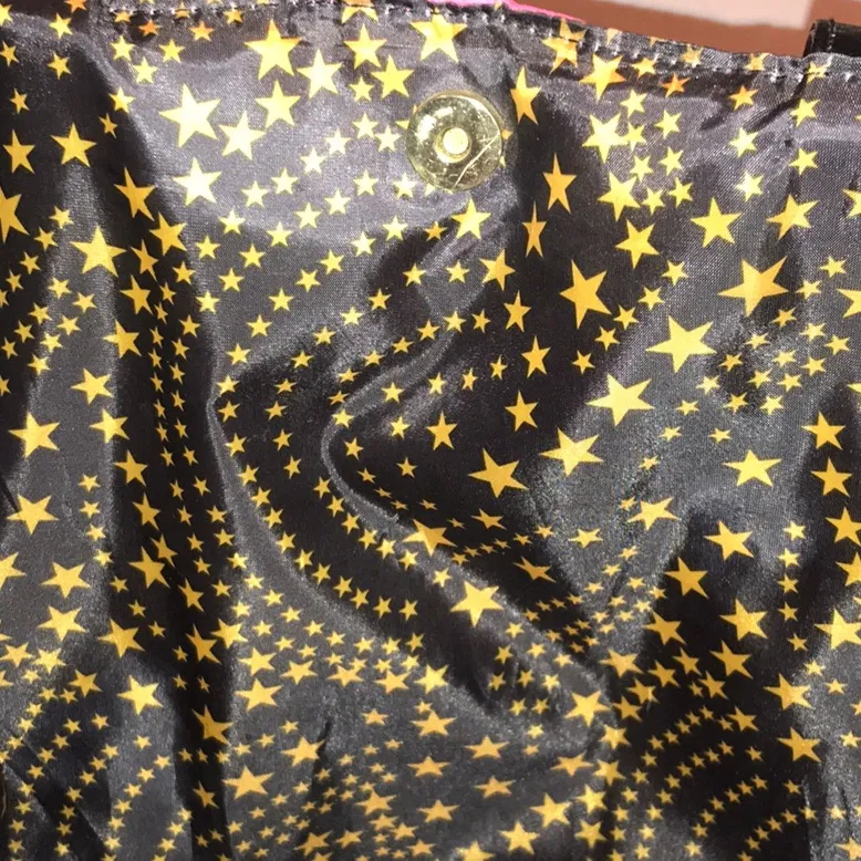 Juicy Couture  will add cosmetic bag - Image 3