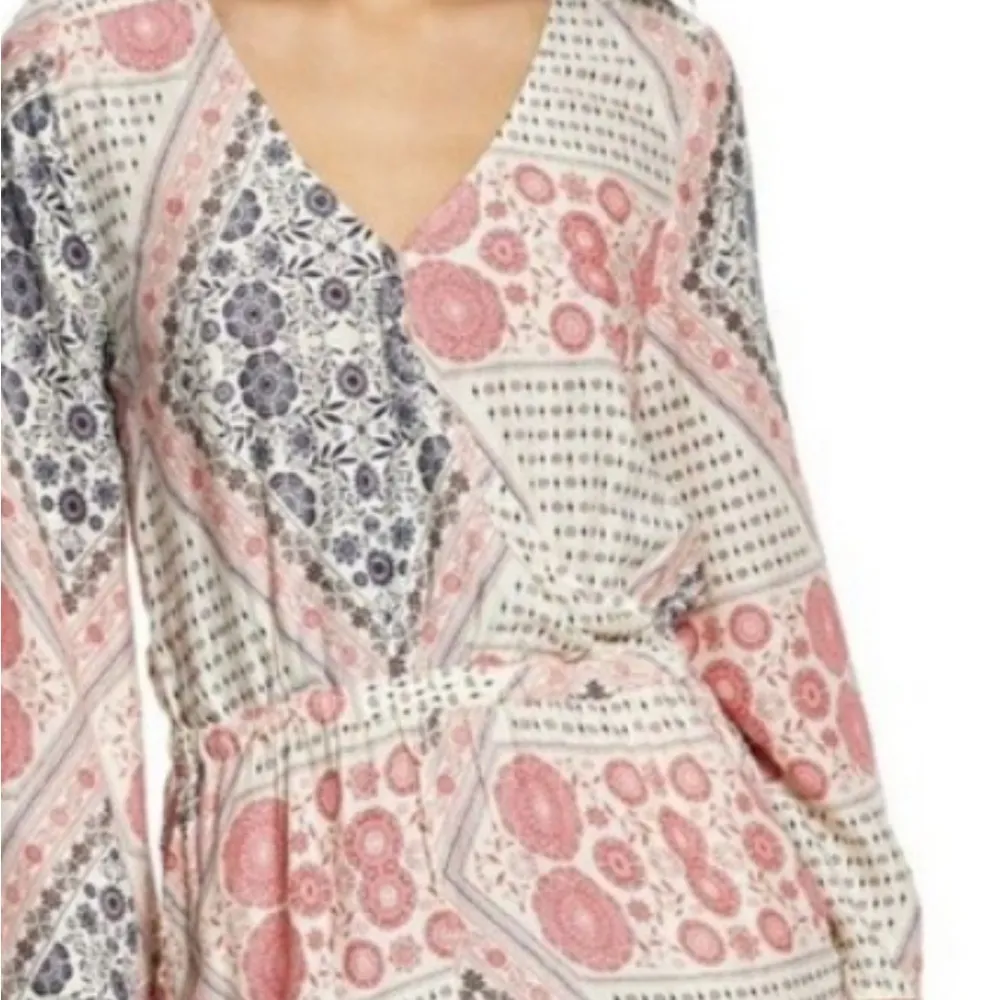 Roxy   Patterned short romper size small - Image 8