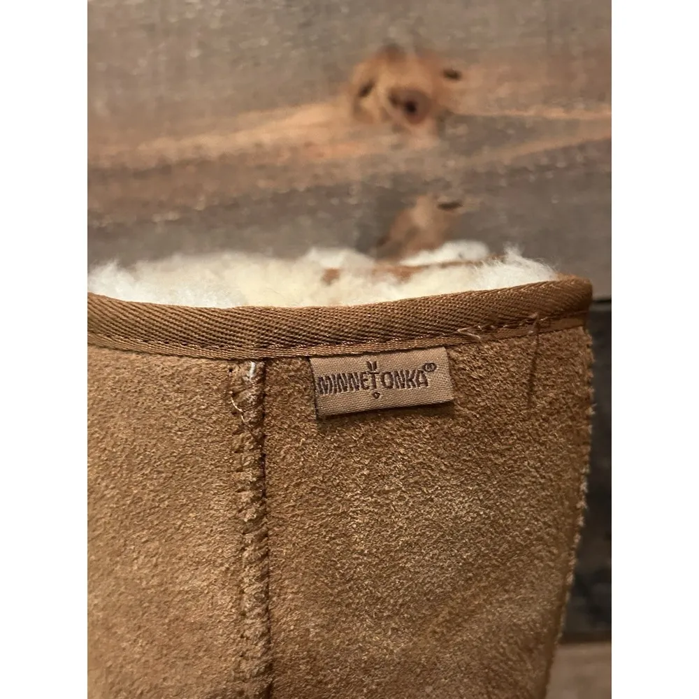 Minnetonka Boots Womens 6 M Olympia Short Winter Snow Boot Brown Suede Flats EUC - Image 4