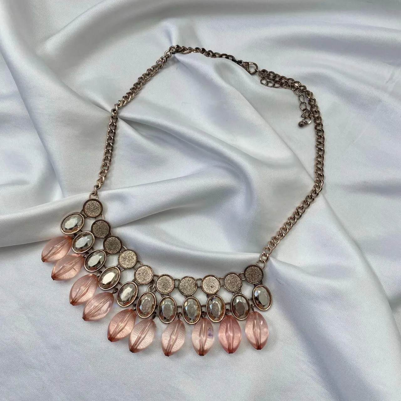 Early 2000's Rosegold Pink Silver Rhinestone Short Bib Teardrop Tassel Necklace - Image 4