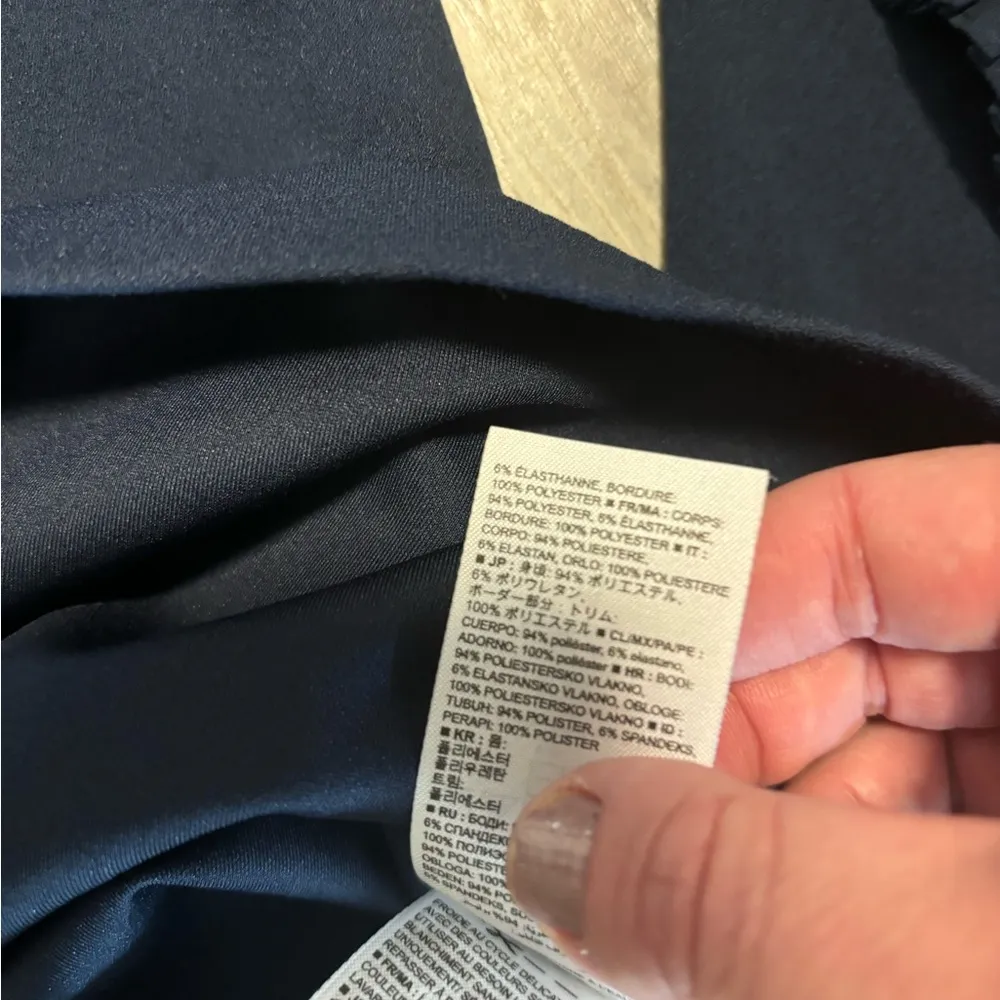 Banana Republic Size XS Long Sleeve Navy Shirt pit to pit 18 length is 22 - Image 4