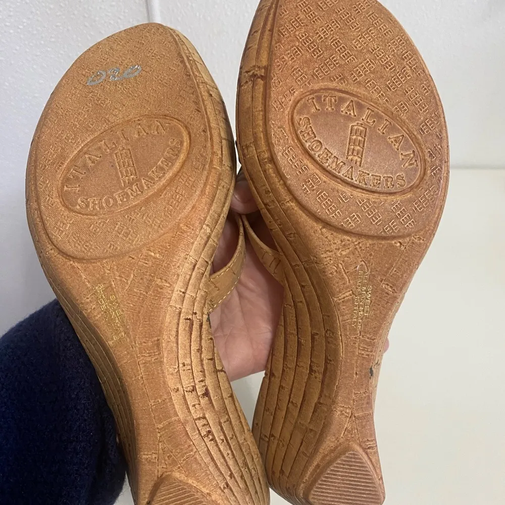 Italian Shoemakers Shoes corked wedge heel navy & tan size 8.5 - Image 3