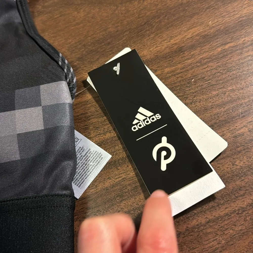 Peloton sports bra - Image 4