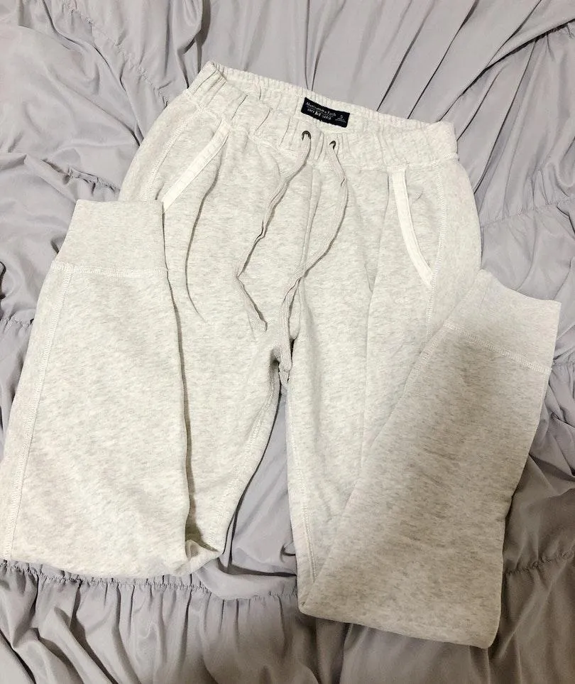 Abercrombie & Fitch Gray High Rise Joggers  - Image 5