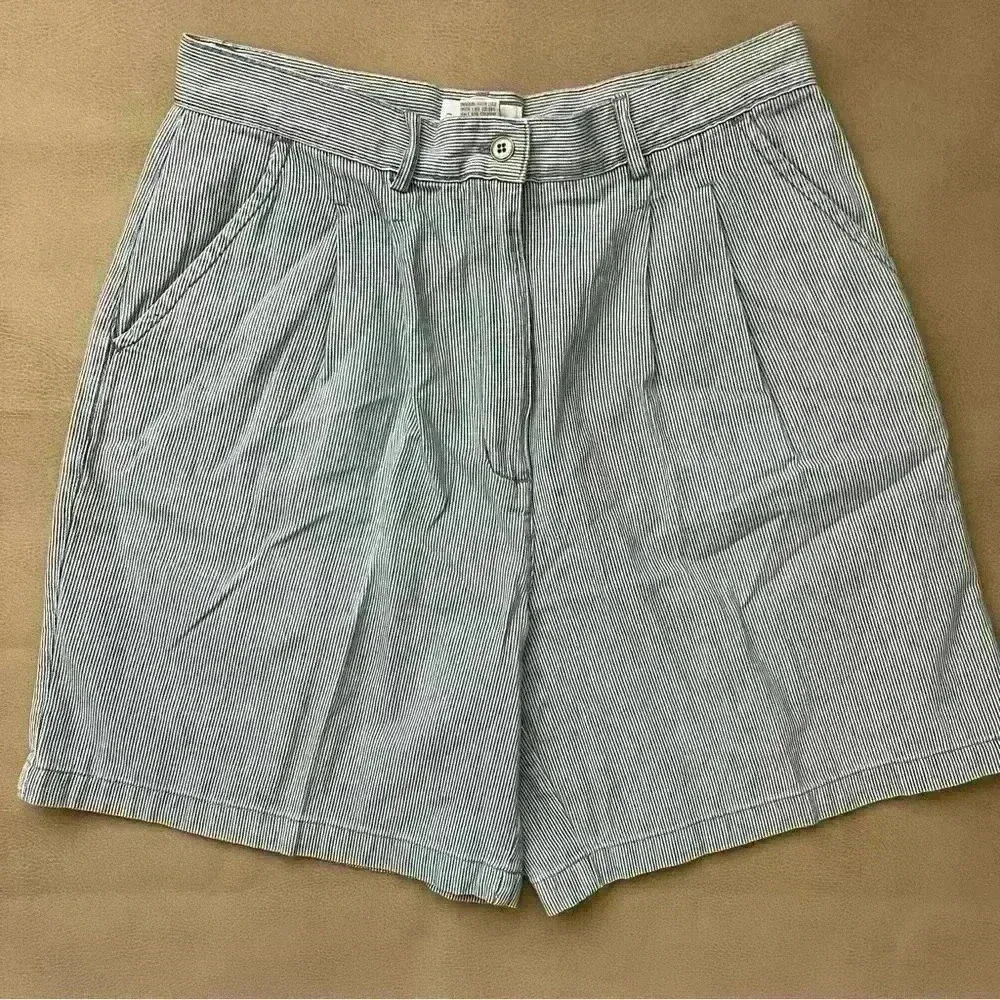 VTG Christopher & Banks Pleated Shorts 10 - Image 2