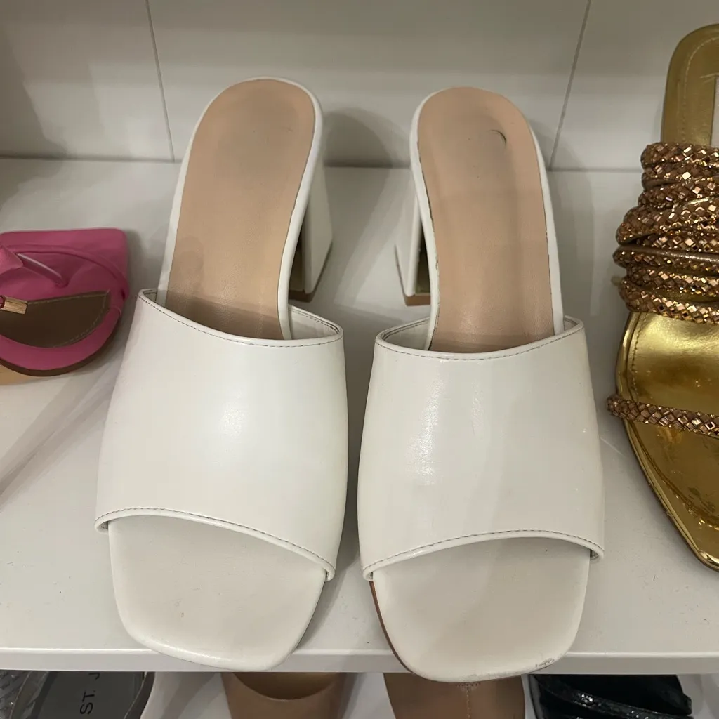 Windsor White and Gold Block Heel Mules - Image 5