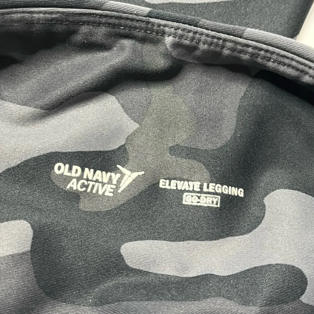 Old Navy active elevate legging camouflage women’s size small ￼ - Image 4