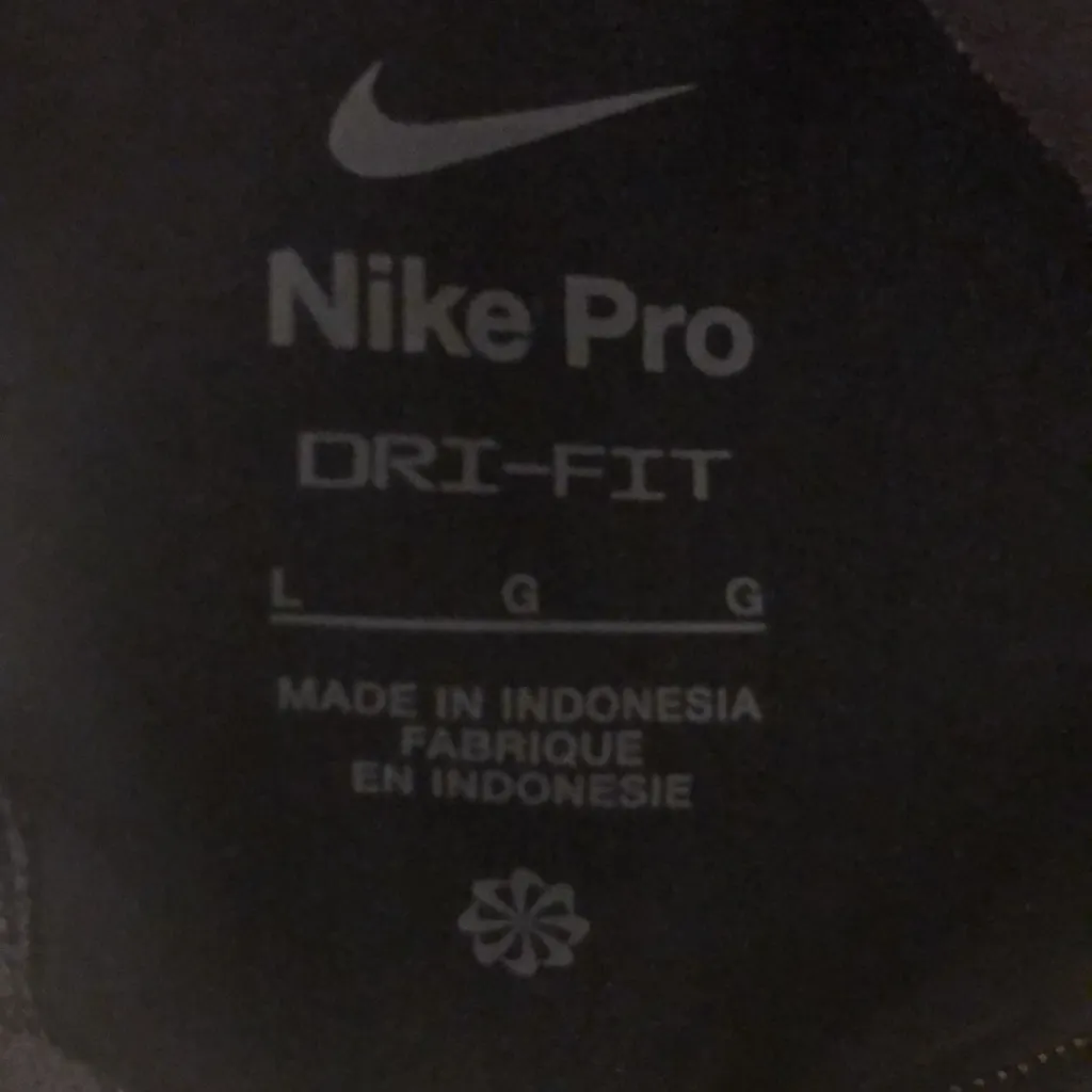 NIKE PRO Dri-Fit Training Top. - Image 13