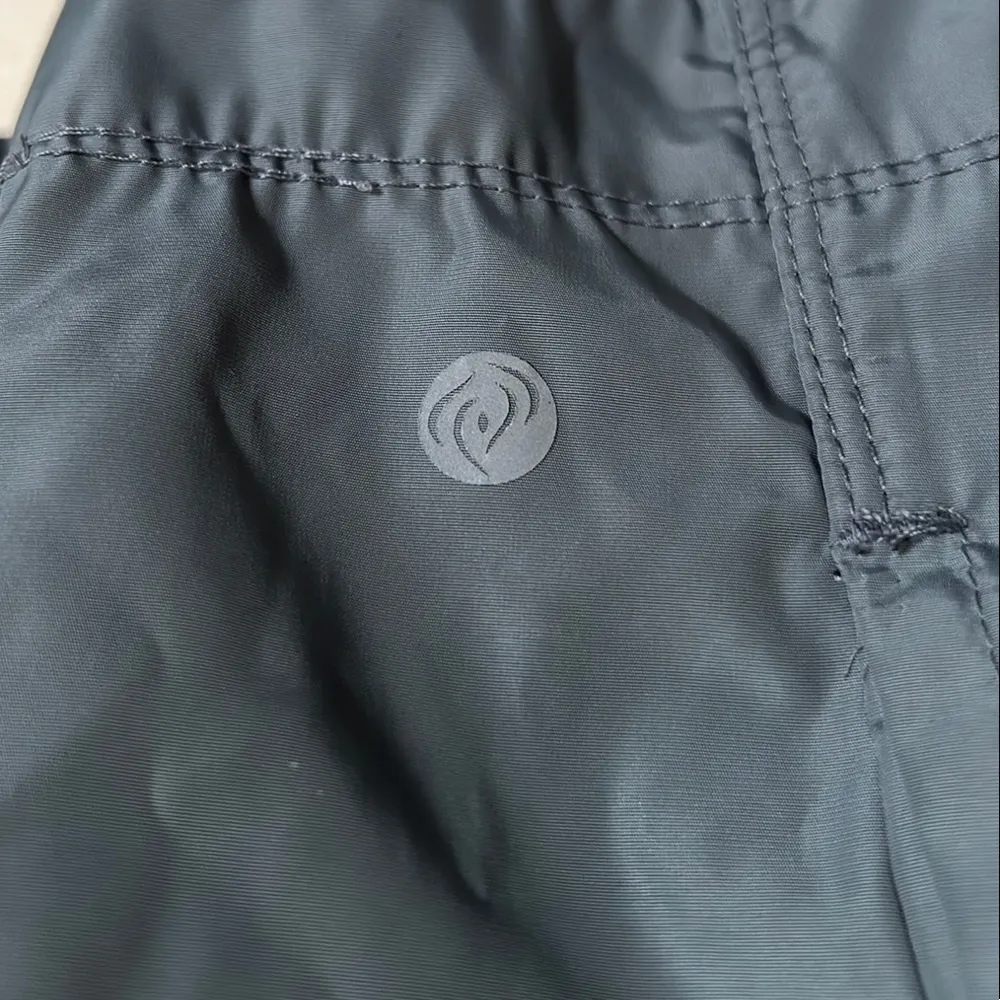 Women's Green Ski & Snow Jacket Gray Size M - Image 2