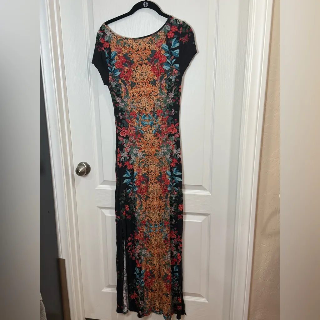 Bebe Black Maxi Dress with Vibrant Floral Design - Image 7
