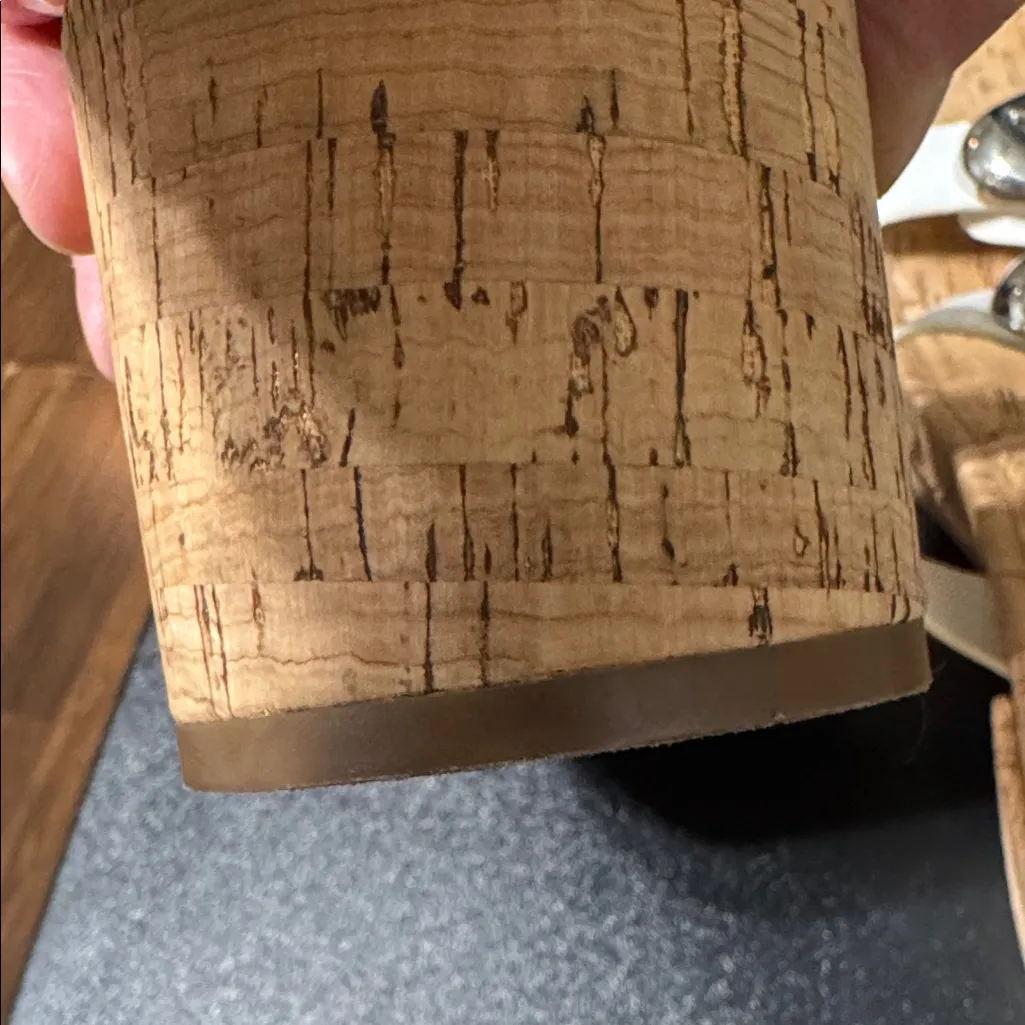 AEROSOLES CHANCE White Cork Platform Heels Silver Buckles - Image 8