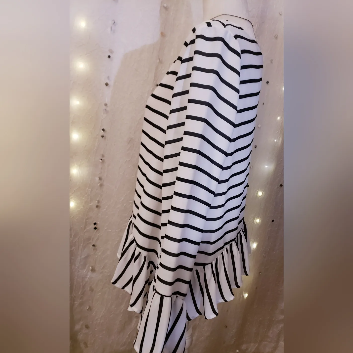 a.n.a blouse size med - Image 2