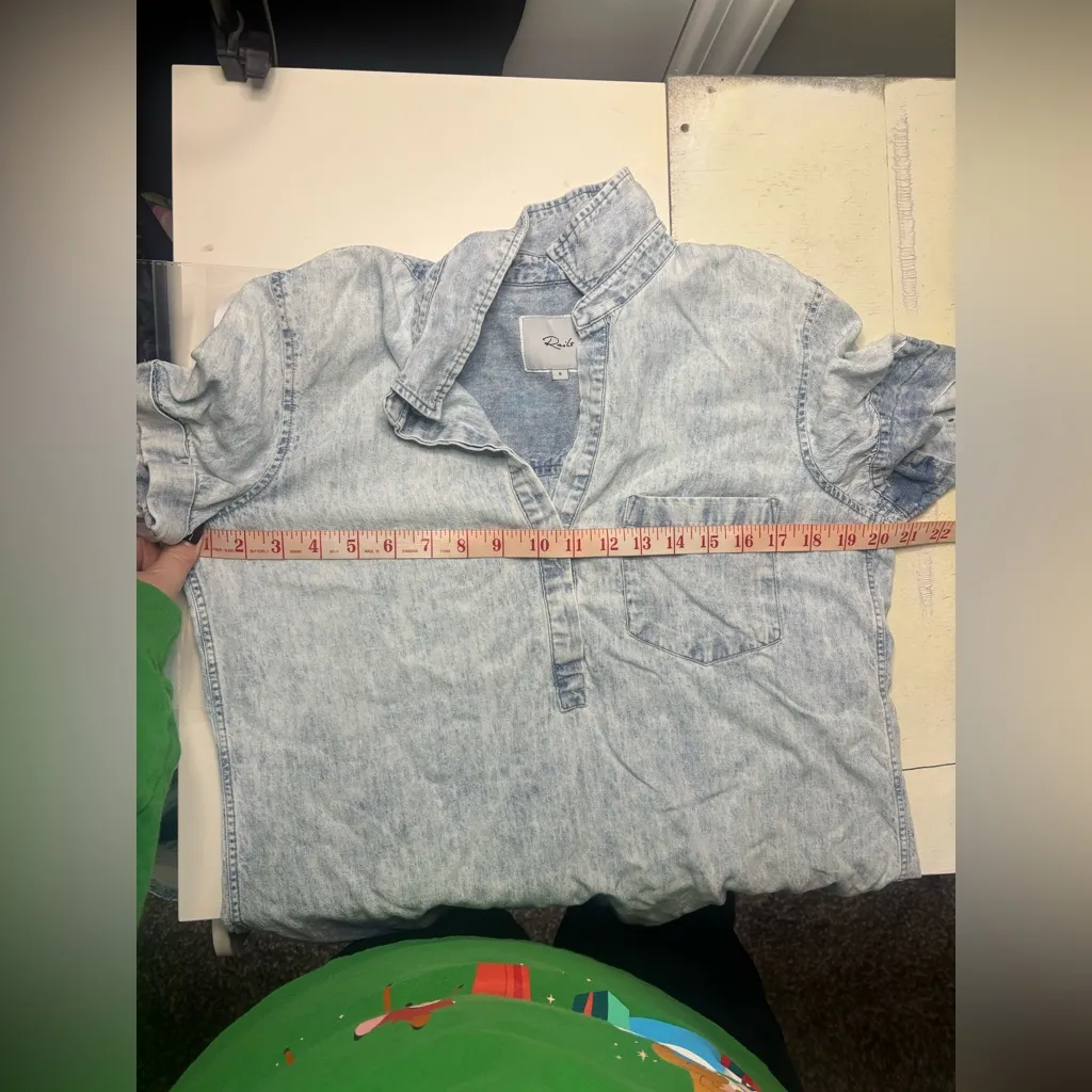 Rails Valerie Shirt Dress Womens Size Small 4-6 Acid Wash Chambray Raw Hem - Image 3