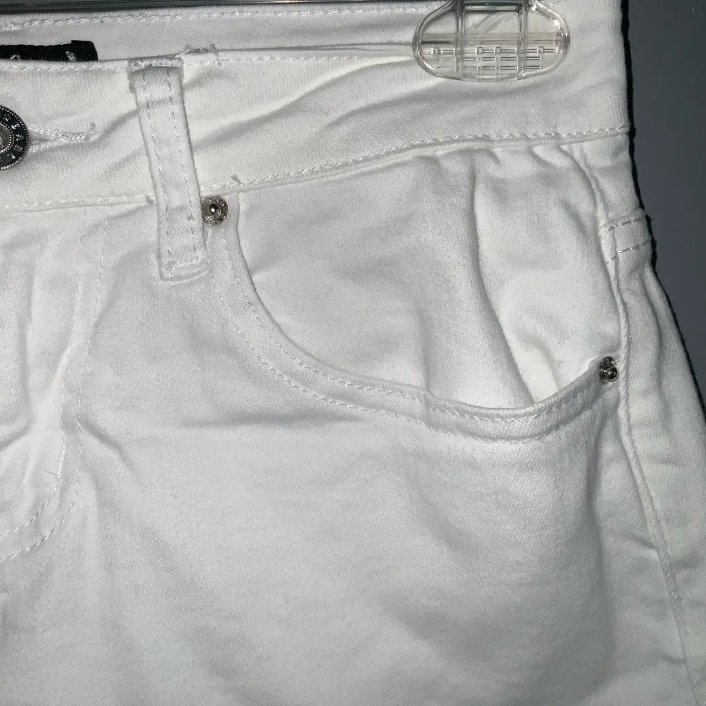 Earl Jeans Women's White Jean Cuffed Mid Rise Stretchy Shorts Size 2P - Image 4