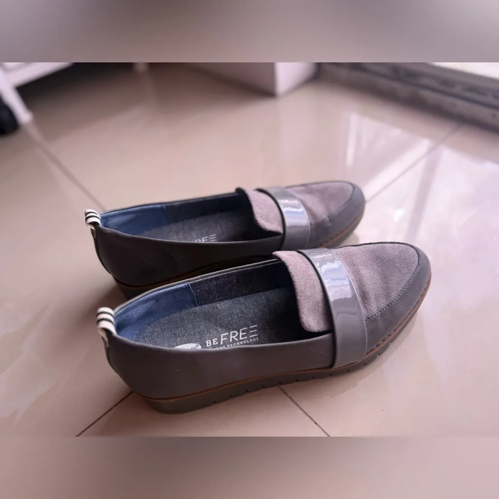 Dr. Scholl's Gray Loafers Dr. Scholl's Webster platform loafers in gray. Size 7M - Image 3