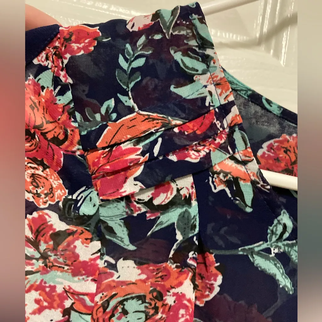 Skies Are Blue Mayven Black Floral V Neck Short Sleeve Button Up Blouse - Image 8