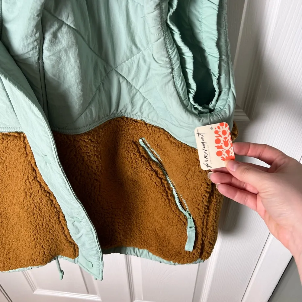 Adventure Awaits Vest in Amber Combo L - Image 5