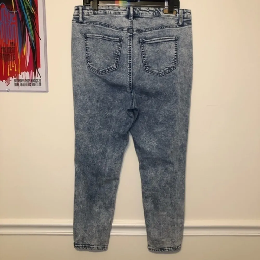 True Craft  Real Cheeky Distressed Skinny Jeans Plus Size 16 - Image 2