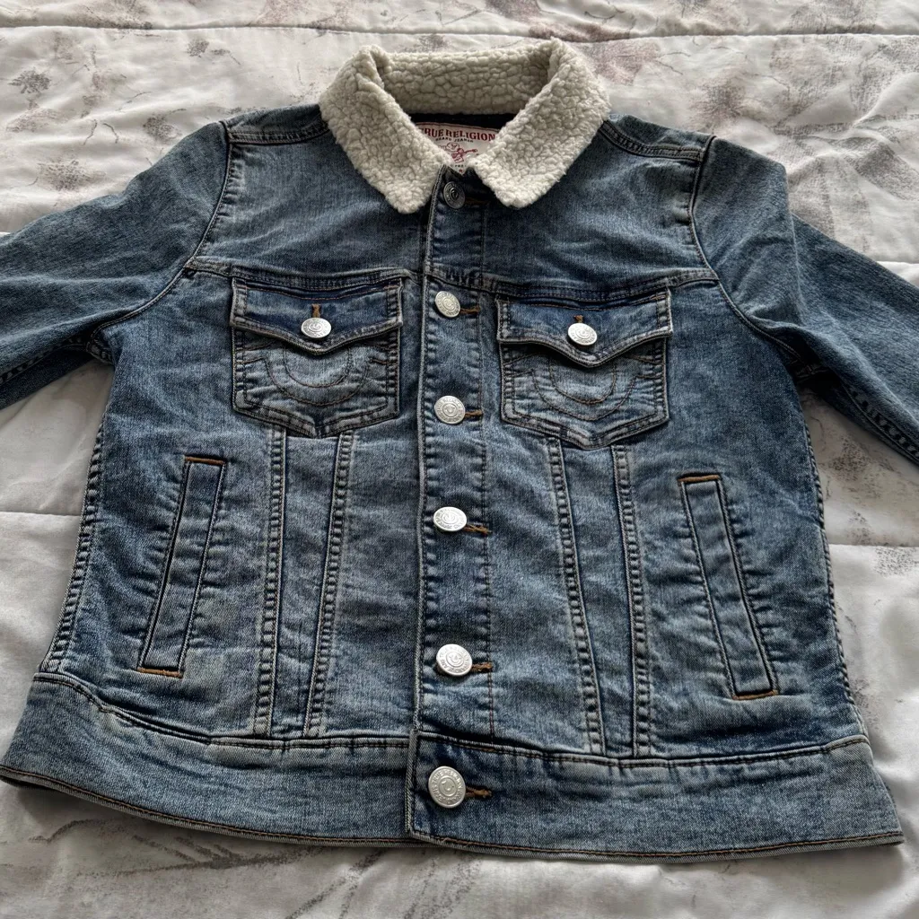 True Religion Light Blue Denim trucker Jacket with Sherpa Collar, size S western - Image 13
