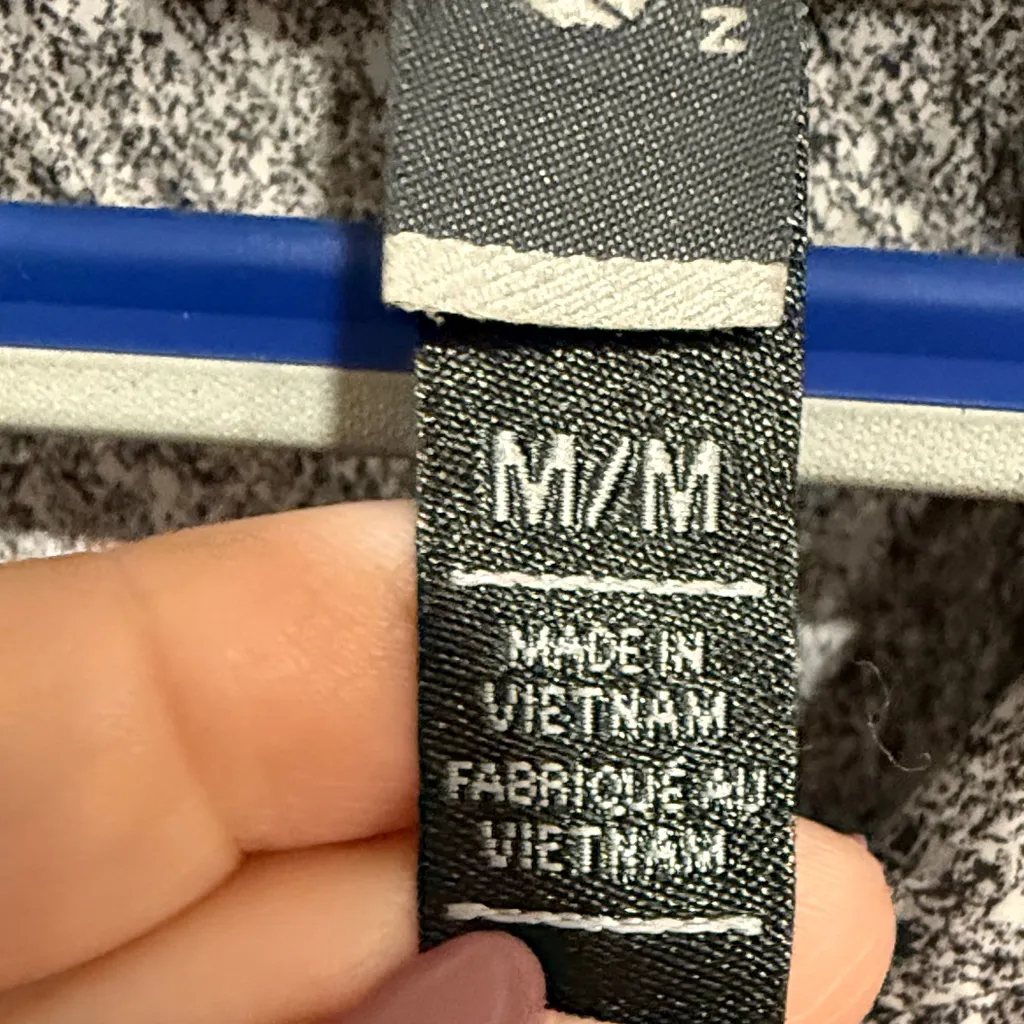 Mountain Hardwear Women's Silver Packable Jacket - Image 8