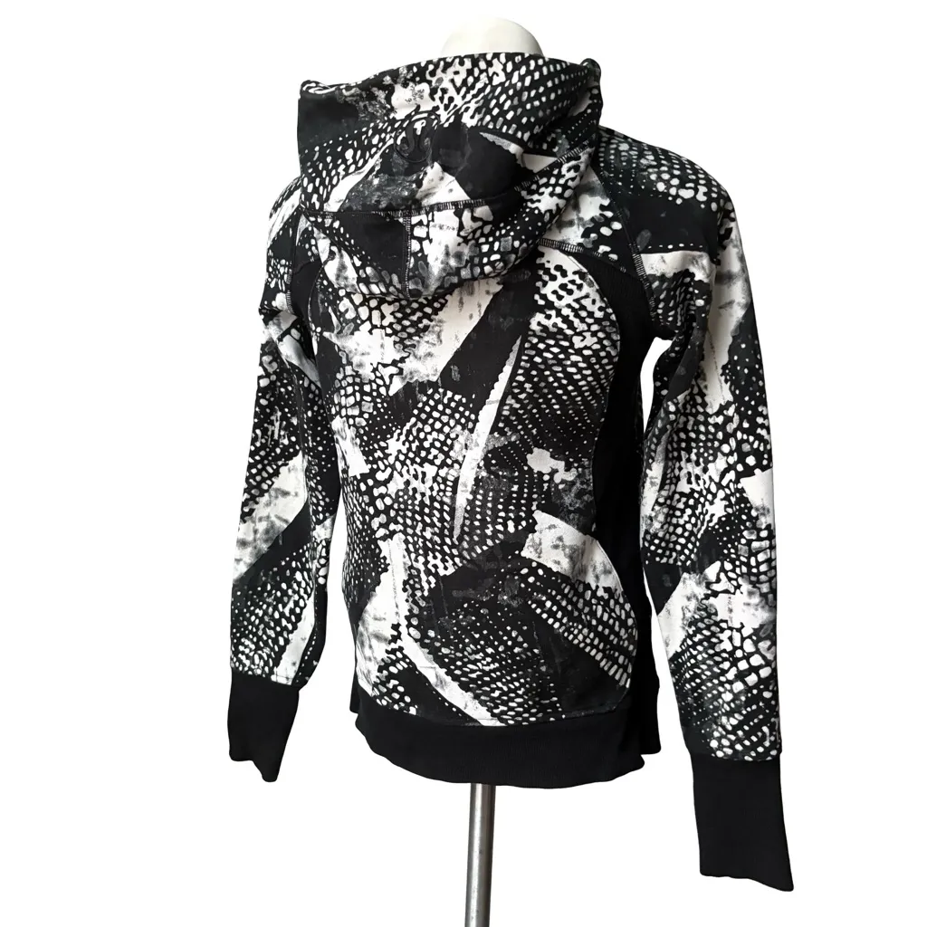 Lululemon Scuba Hoodie III in Static Mist White Black, Sz 6 - Image 8