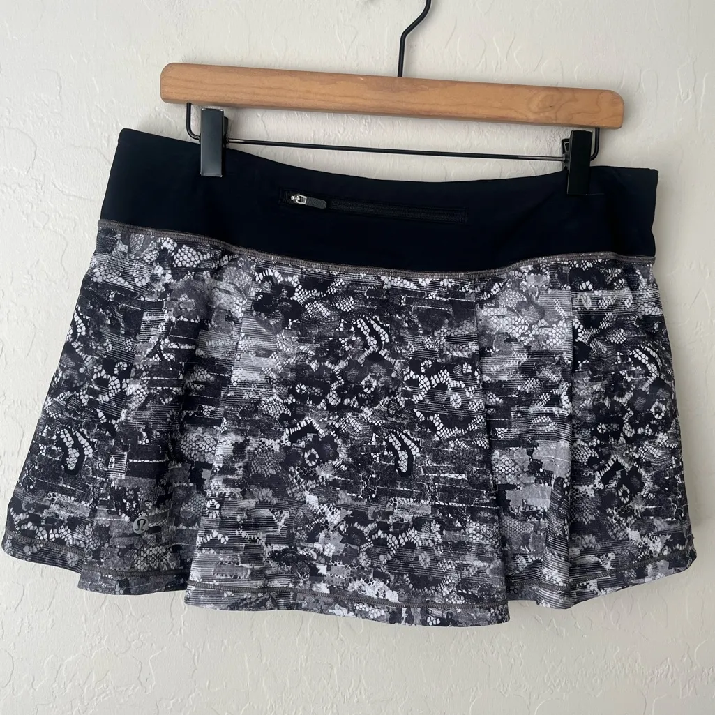 Lululemon pace rival pleated tennis skirt black lace 10 RARE - Image 4