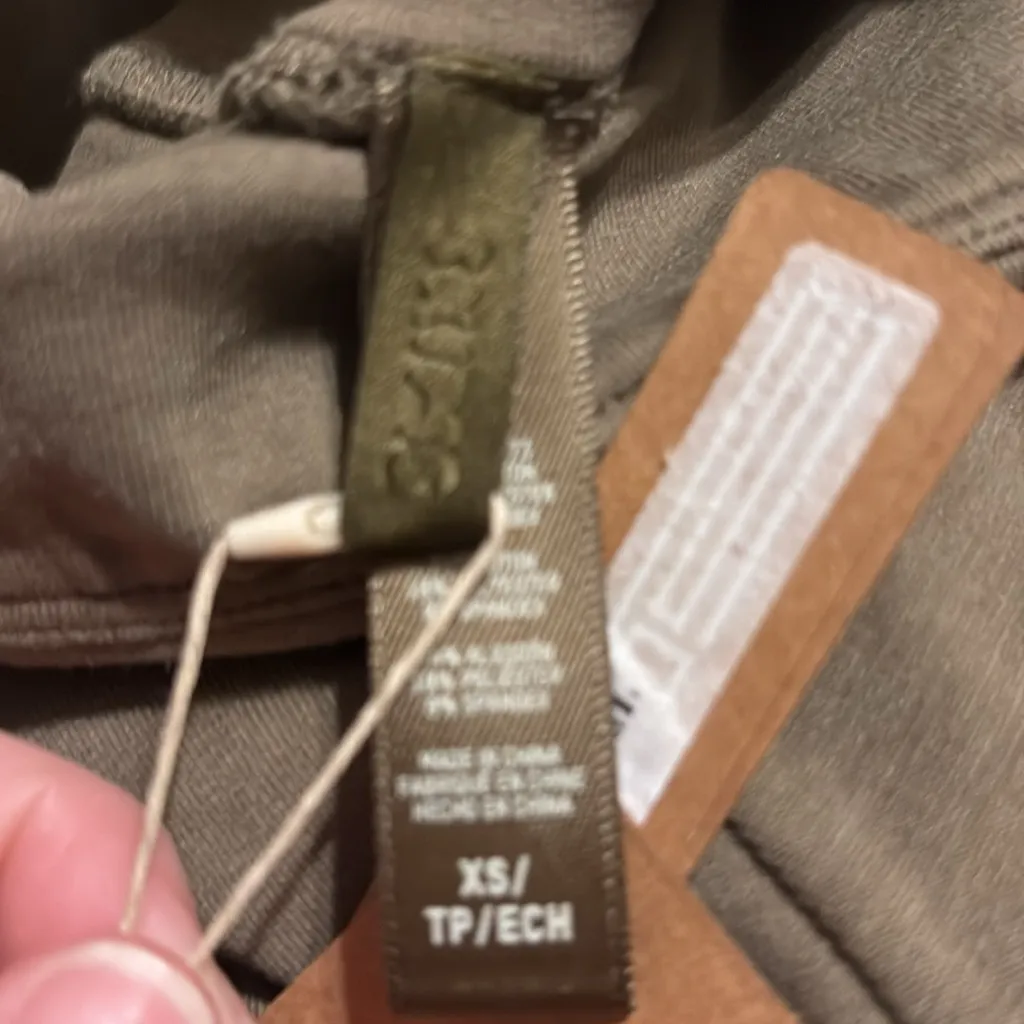 NWT SKIMS Outdoor Basic‎ Leggings-XS army color 28” - Image 5